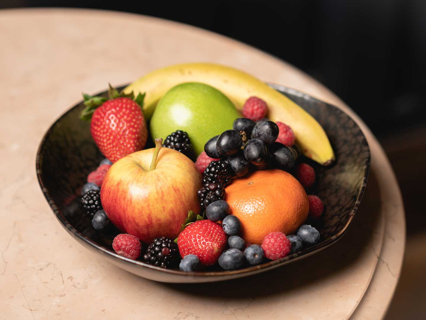 Deluxe fruit bowl