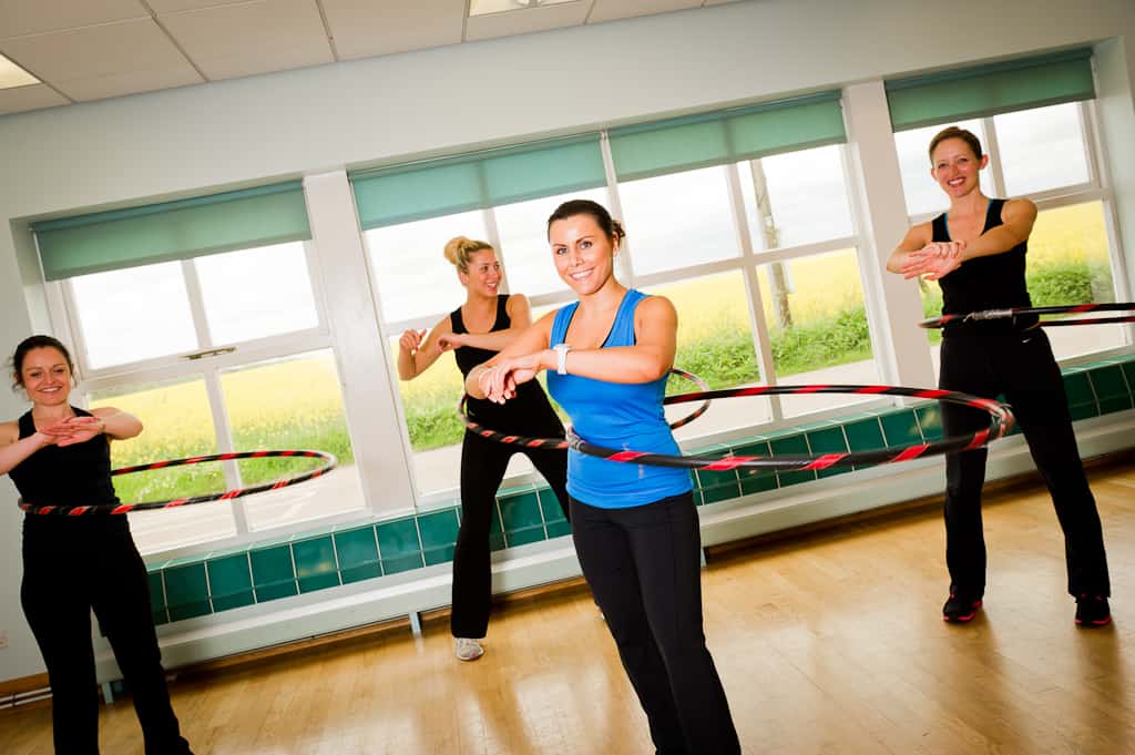 Guests enjoying the hulahooping class