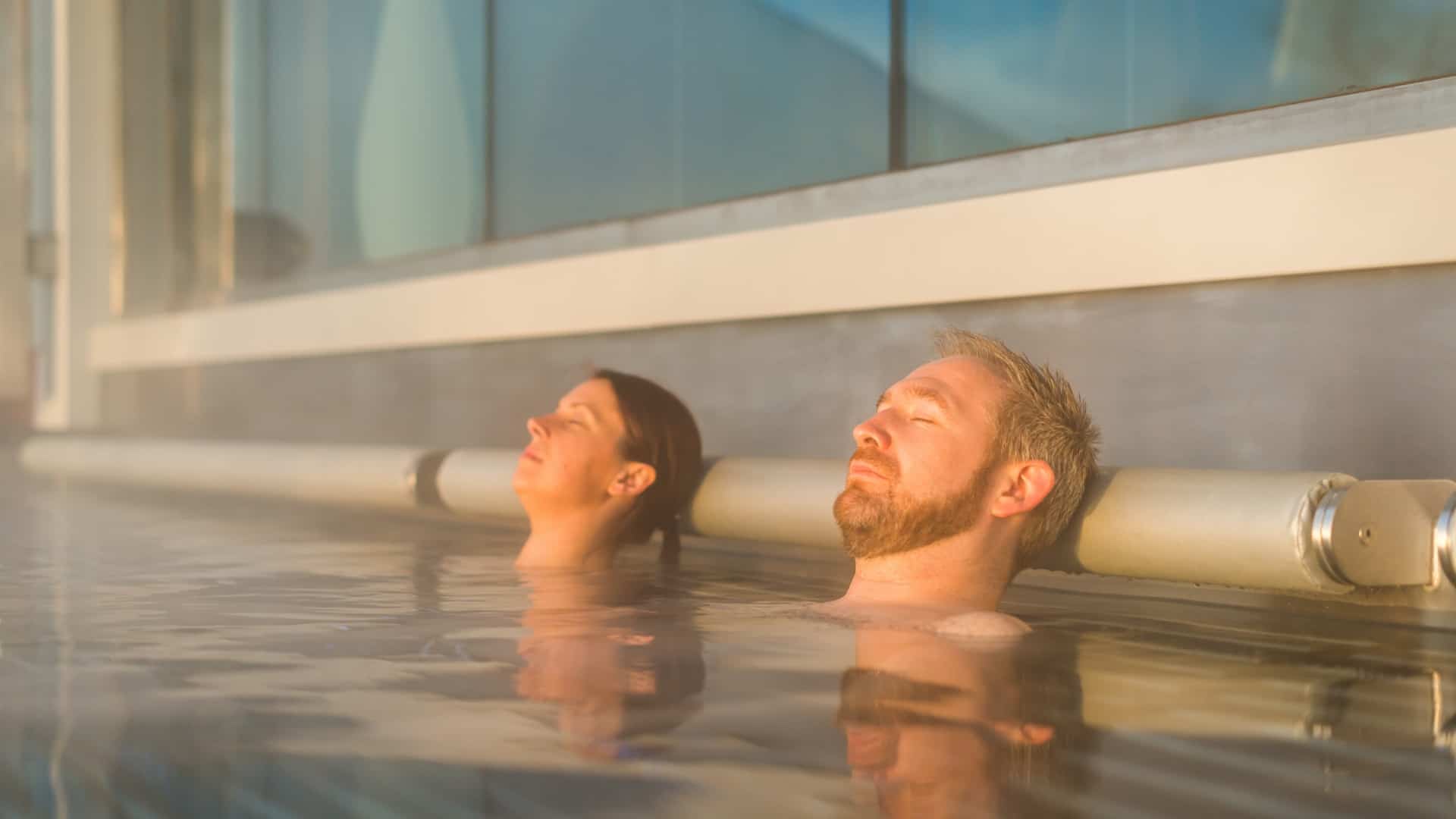 Couple enjoying the Rooftop Infinity Pool (1)