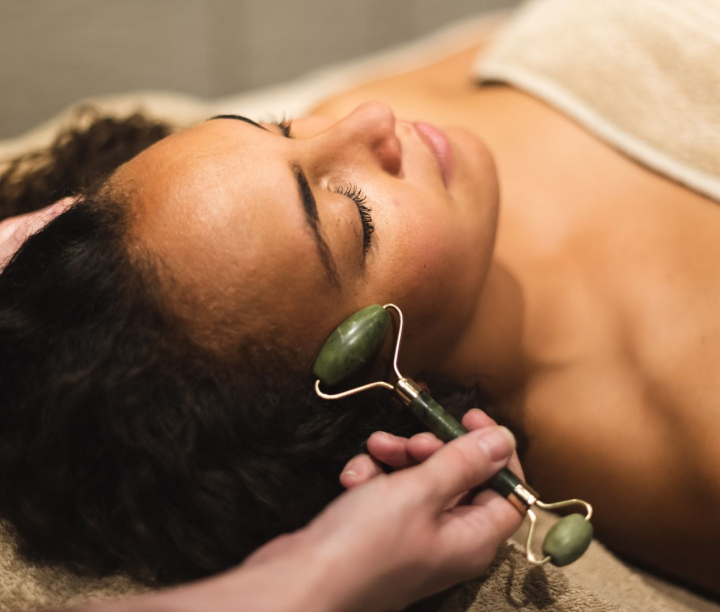 Gua sha Facial Treatment